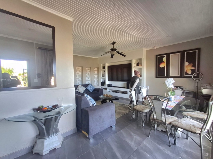 7 Bedroom Property for Sale in Amalinda Eastern Cape